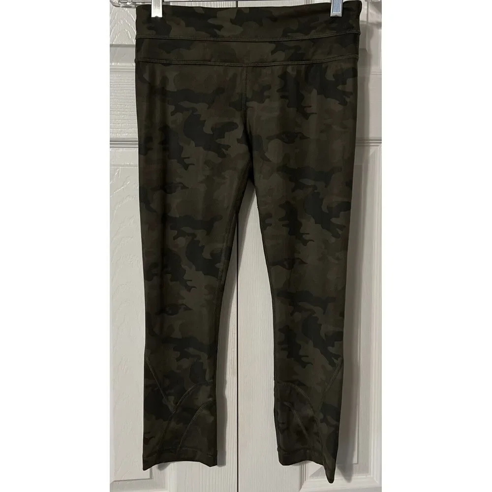 Lululemon Run: Inspire Crop ll Luxtreme SZ 4 Savasana Camo Fatigue Green‎ W6B70S